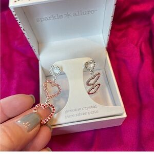 NIB heart dangle earrings